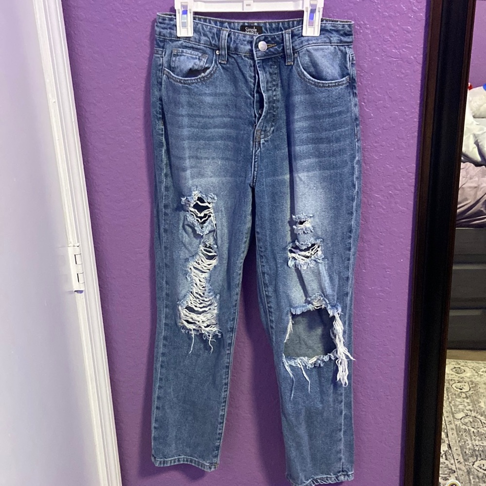 Baggy ripped jeans